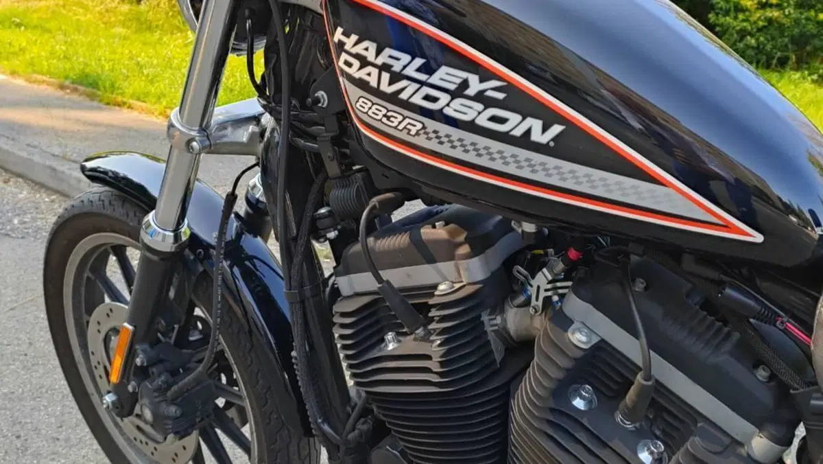 Harley-Davidson 883 R (2008 - 16) - XL 883R  (3)