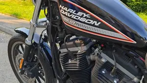 Harley-Davidson 883 R (2008 - 16) - XL 883R  (3)