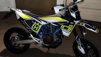 Husqvarna 701 Supermoto (2016) usata