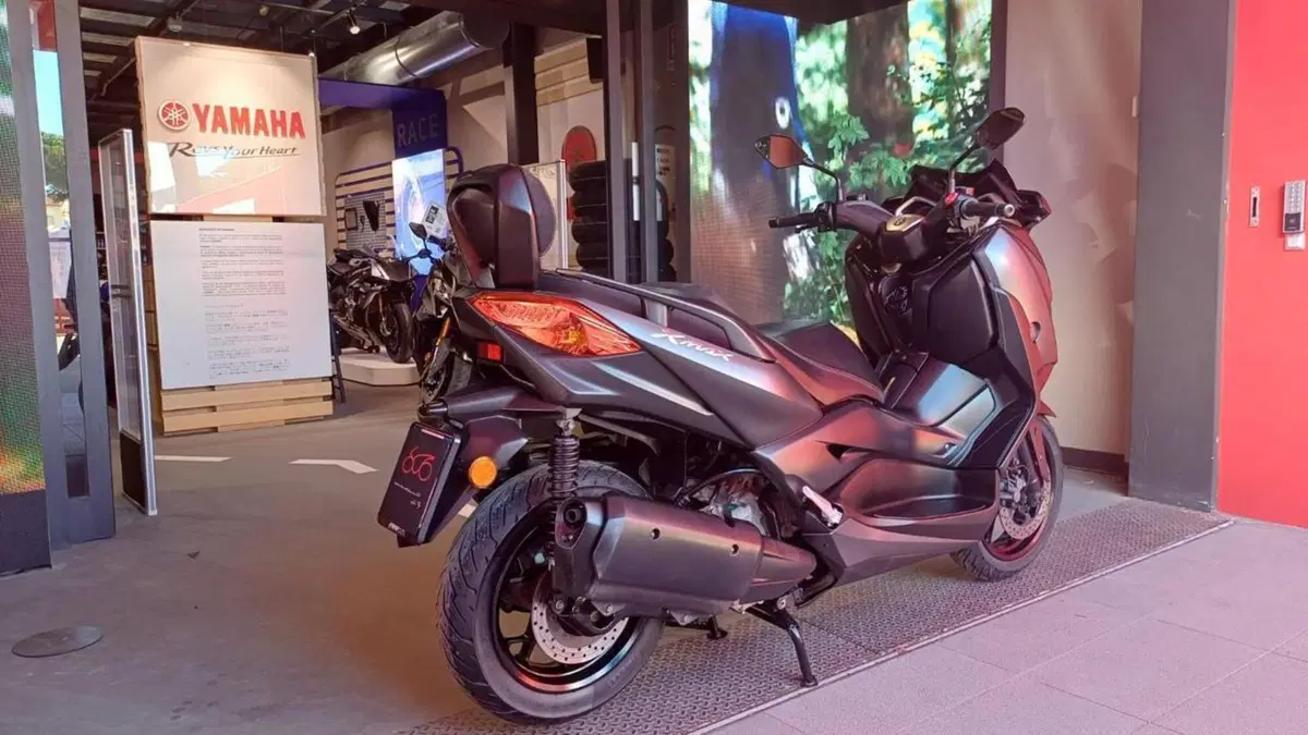 Yamaha X-Max 300 ABS (2017 - 20)  (4)