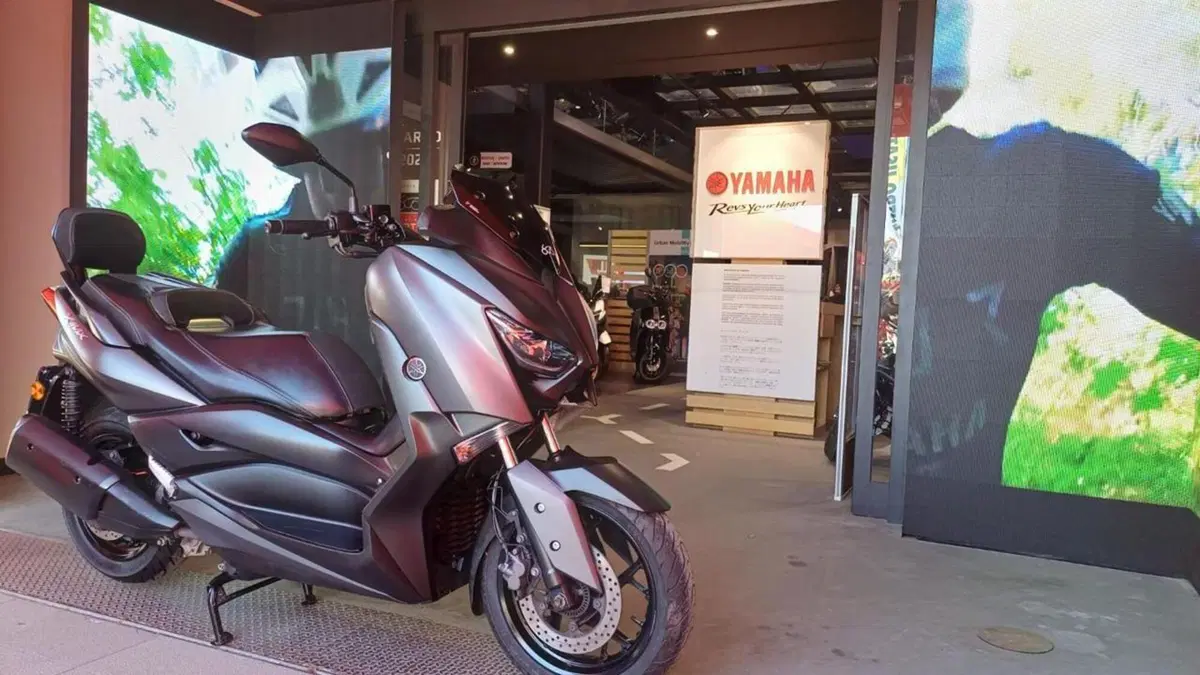 Yamaha X-Max 300 ABS (2017 - 20)  (3)