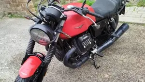 Moto Guzzi V7 Stone (2021 - 24)  (6)