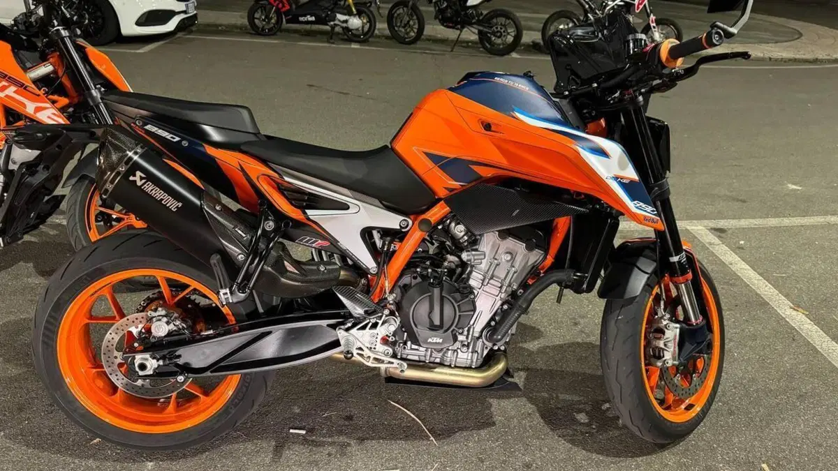 KTM 890 Duke R (2021 - 23)  (3)