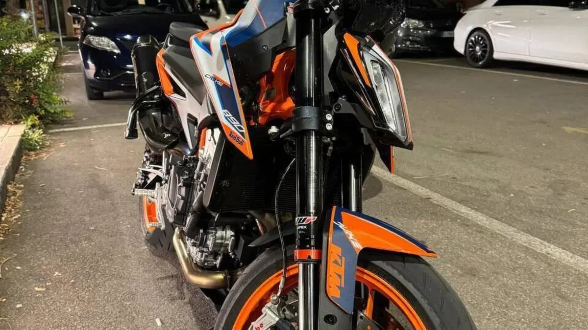 KTM 890 Duke R (2021 - 23)  (4)