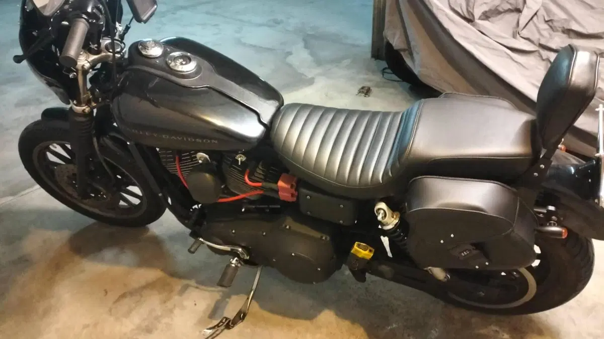 Harley-Davidson 1450 Super Glide Sport (1999 - 01) - FXDX 