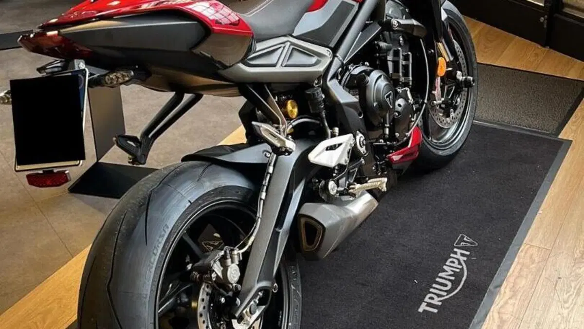 Triumph Street Triple 765 RS (2023 - 26) 