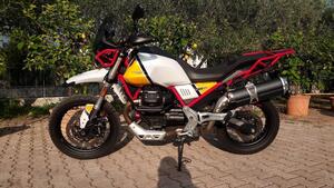 Moto Guzzi V85 TT Evocative Graphics (2019 - 20) 
