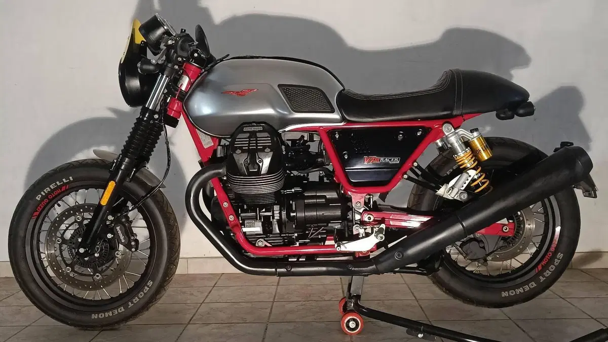 Moto Guzzi V7 III Racer (2017 - 20) 