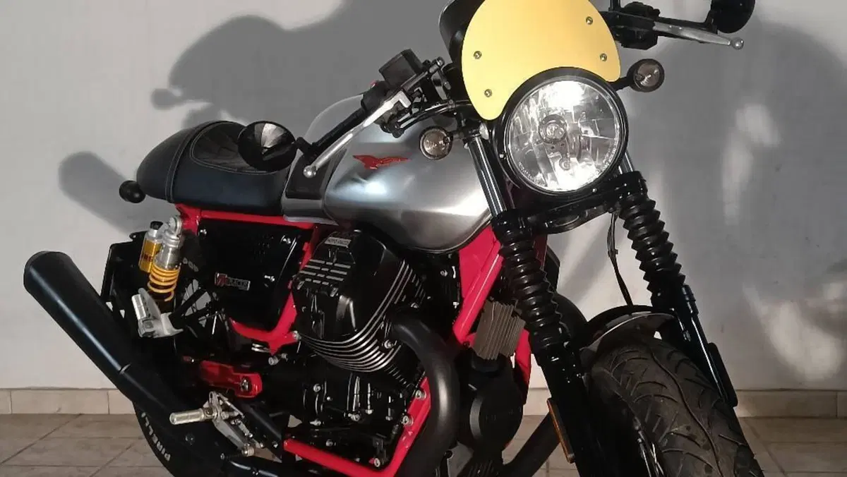 Moto Guzzi V7 III Racer (2017 - 20)  (3)
