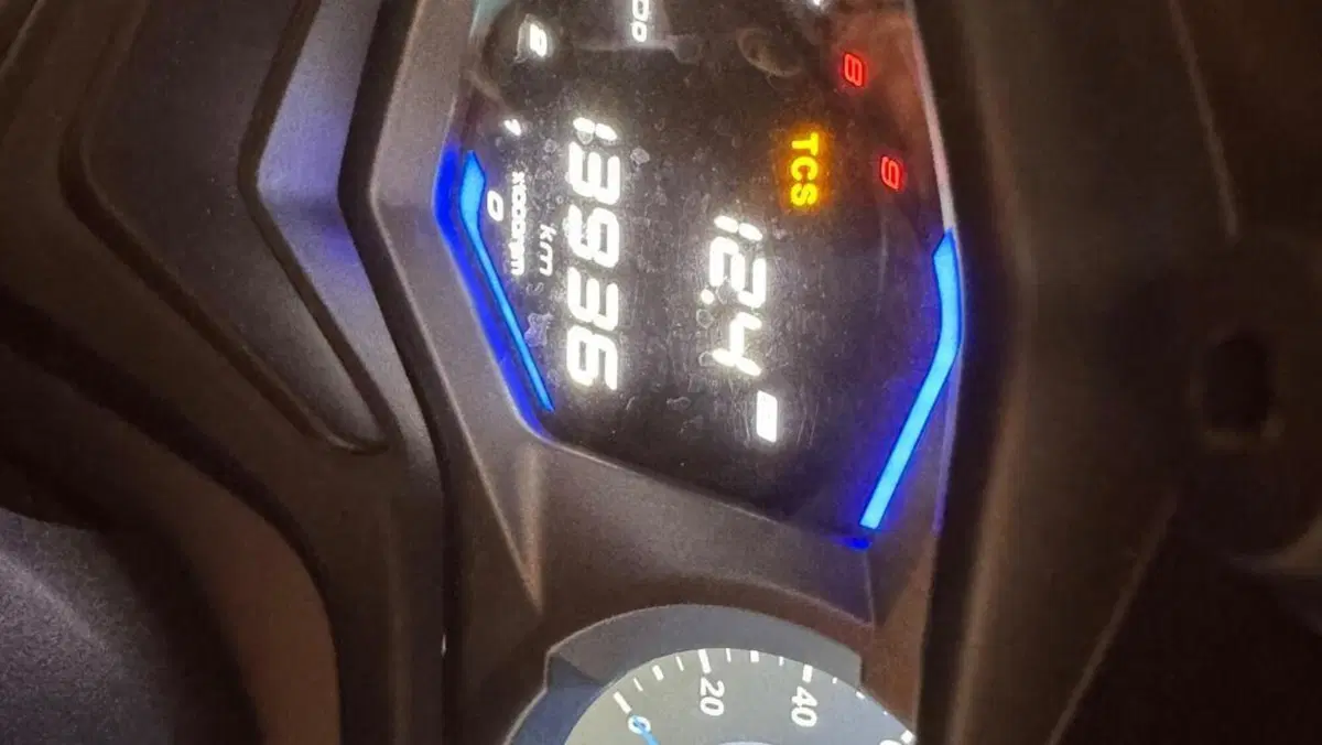 Kymco AK 550 Premium (2023 - 25)  (4)