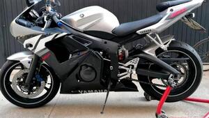 Yamaha YZF R6 (2003 - 04) 