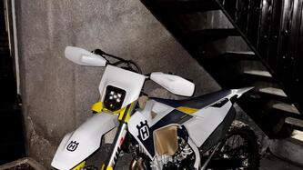 Husqvarna FE 450 (2021) usata