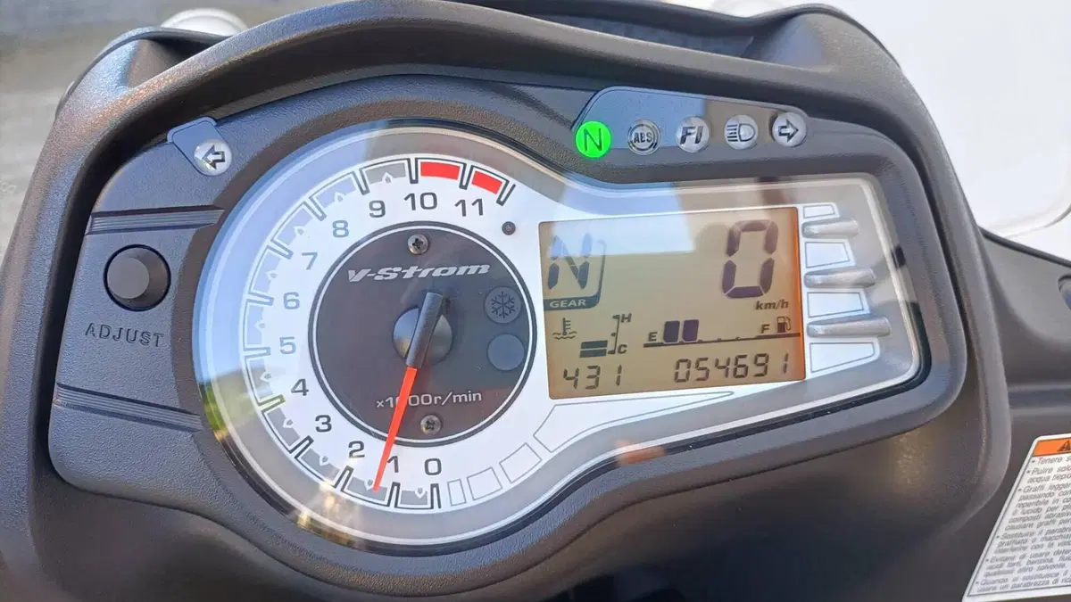 Suzuki V-Strom 650 ABS (2011 - 17)  (6)