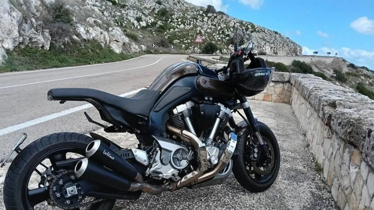 Yamaha MT-01 (2005- 11)  (2)