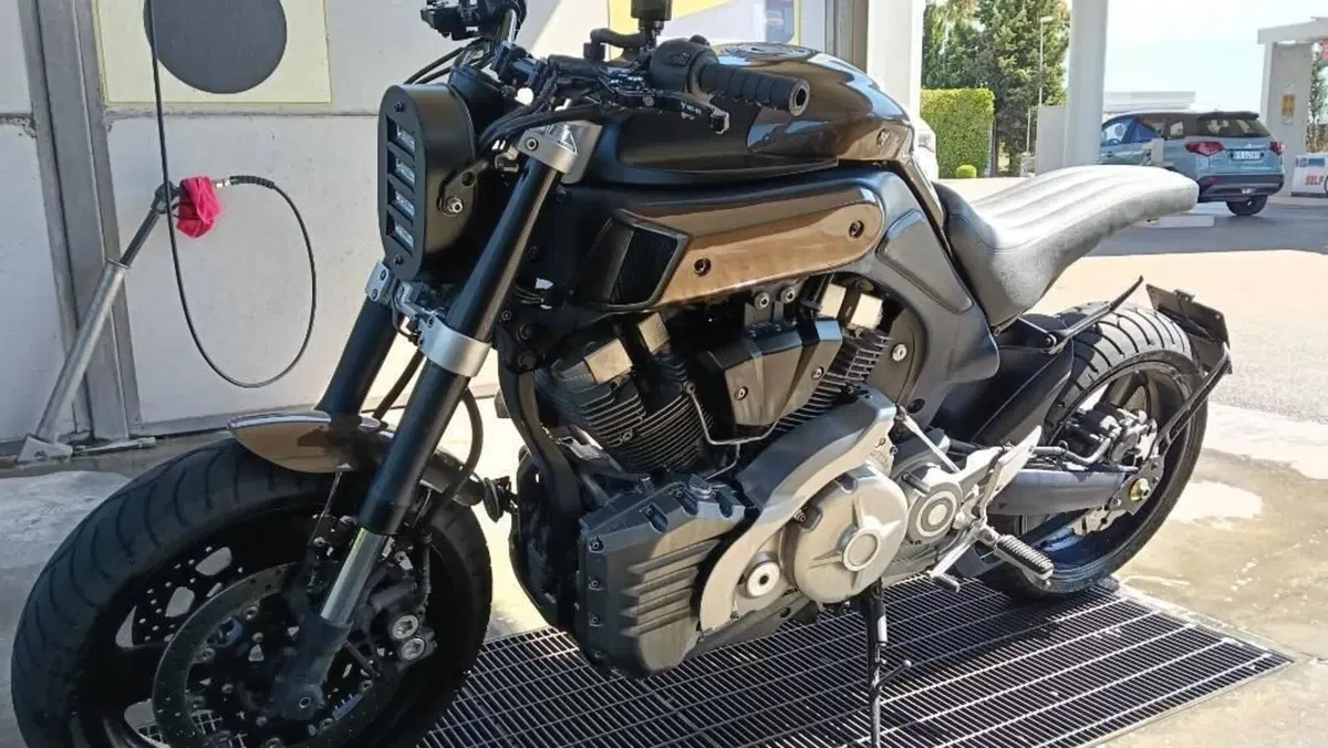 Yamaha MT-01 (2005- 11)  (3)
