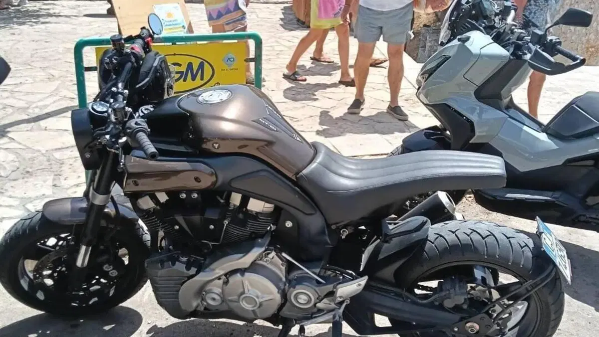 Yamaha MT-01 (2005- 11)  (4)