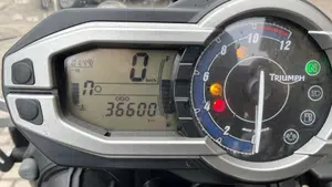 Triumph Tiger 800 ABS (2010 - 14)  (11)