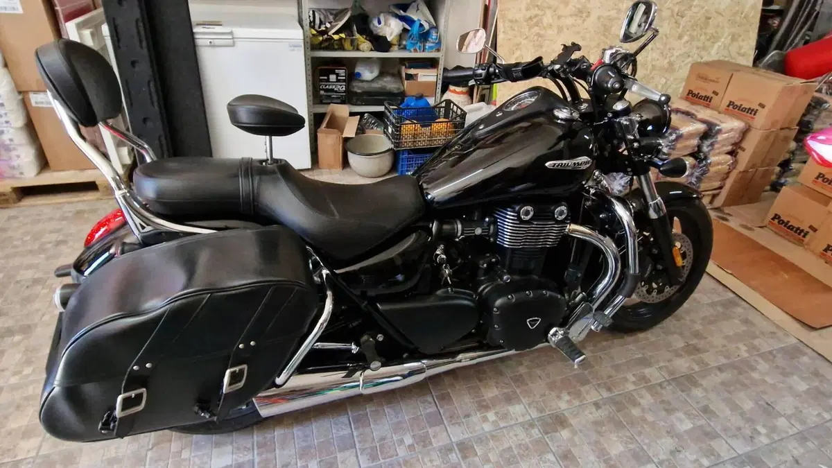 Triumph Thunderbird Storm 1700 (2010 - 16)  (2)