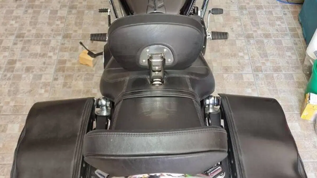 Triumph Thunderbird Storm 1700 (2010 - 16)  (4)