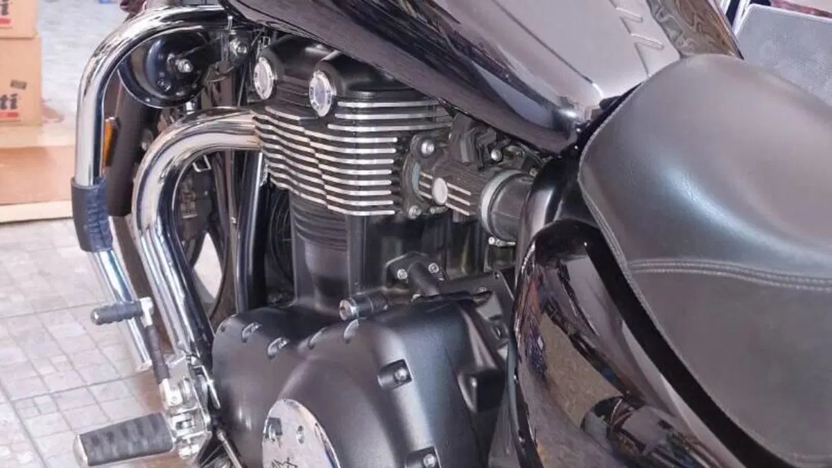 Triumph Thunderbird Storm 1700 (2010 - 16)  (8)