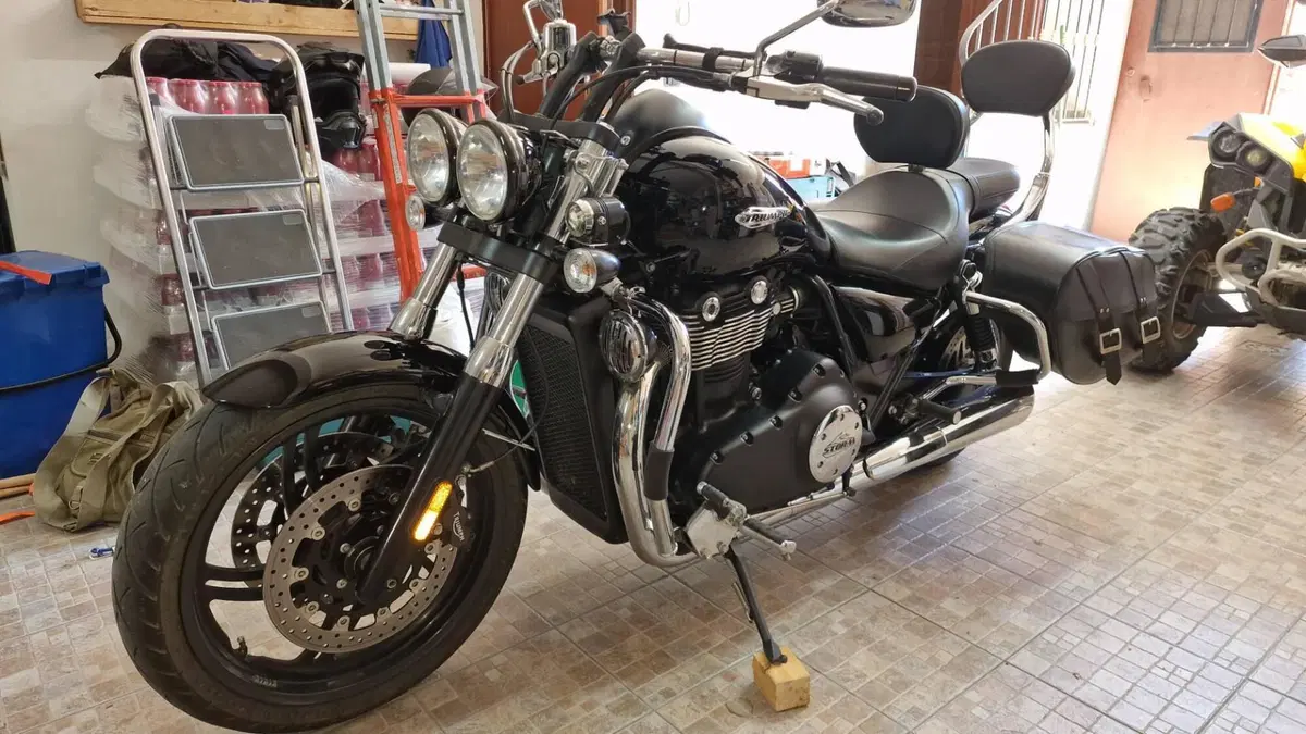 Triumph Thunderbird Storm 1700 (2010 - 16)  (10)
