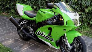 Kawasaki Ninja 750 ZX-7R (1996 - 00) 