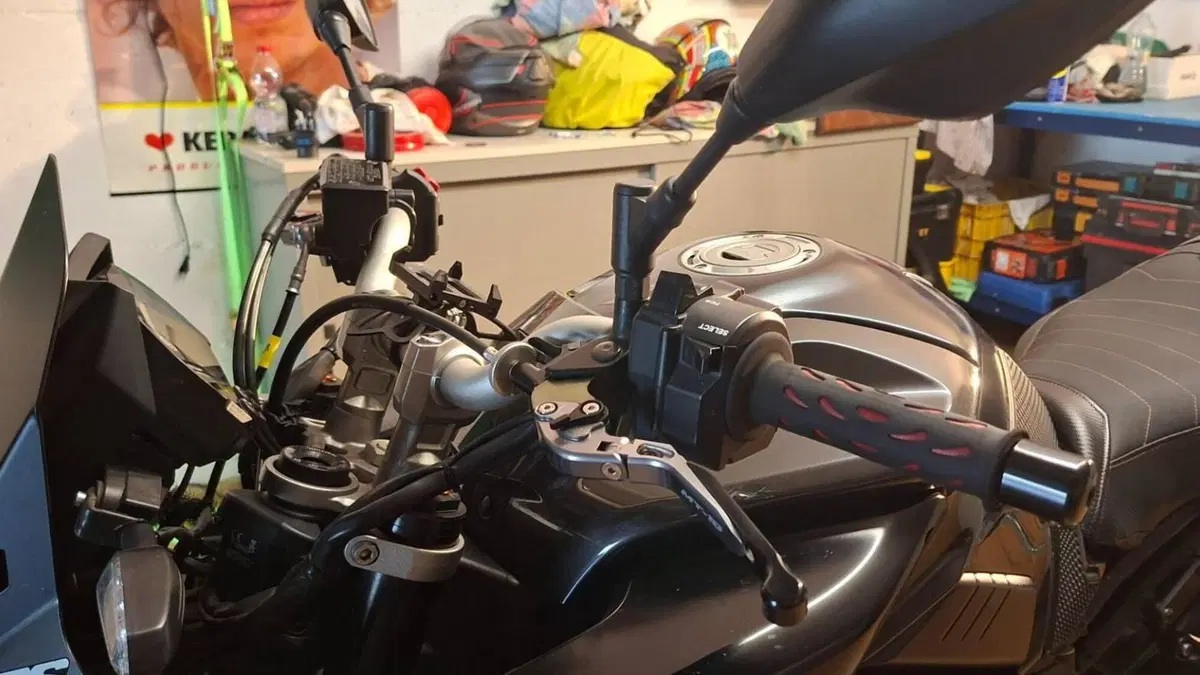 Yamaha MT-10 (2017 - 20)  (3)