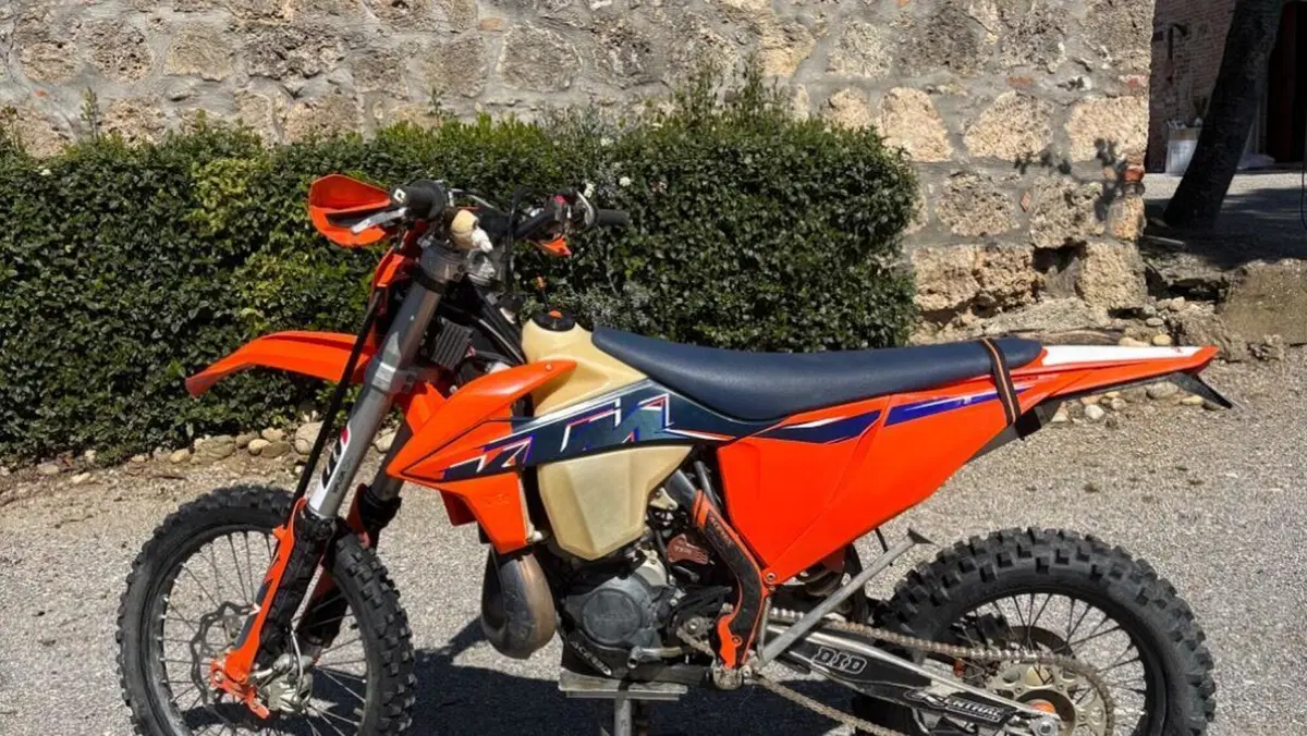 KTM 300 EXC E TPI (2022)  (4)