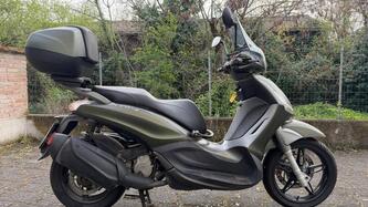 Piaggio Beverly 350 SportTouring ie ABS (2011 - 17) usata