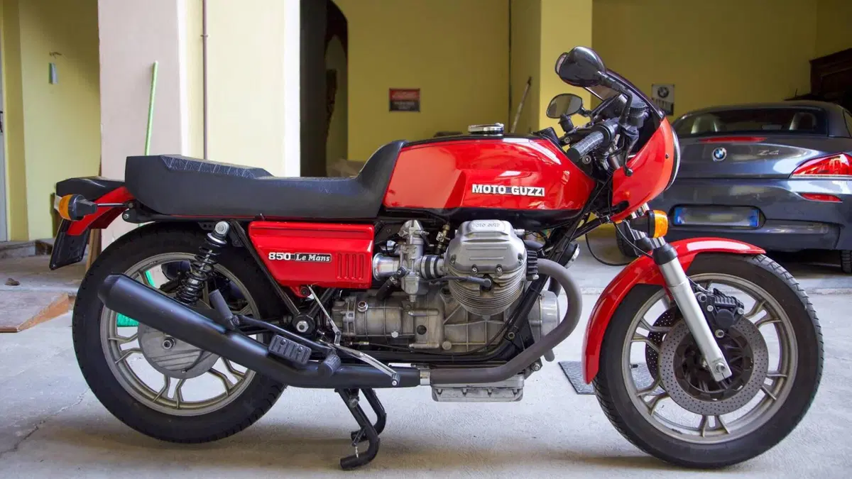 Moto Guzzi   (2)