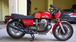 Moto Guzzi   (2)