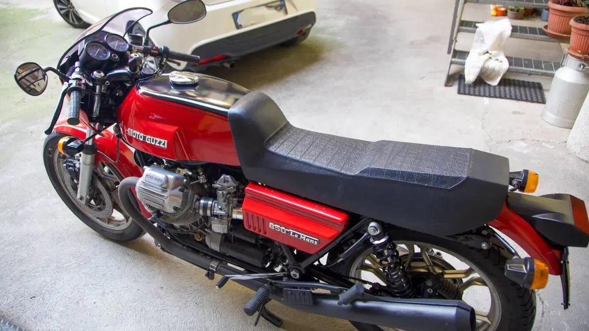 Moto Guzzi   (8)