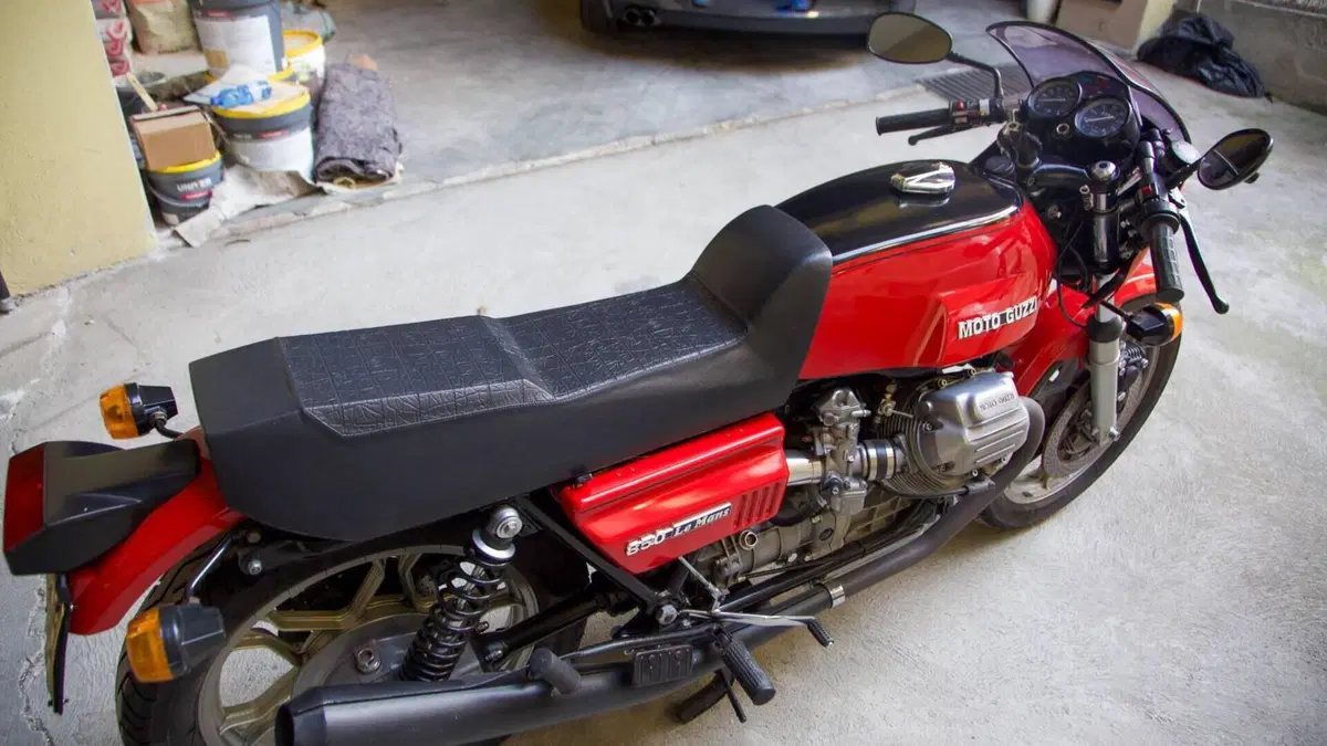 Moto Guzzi   (9)