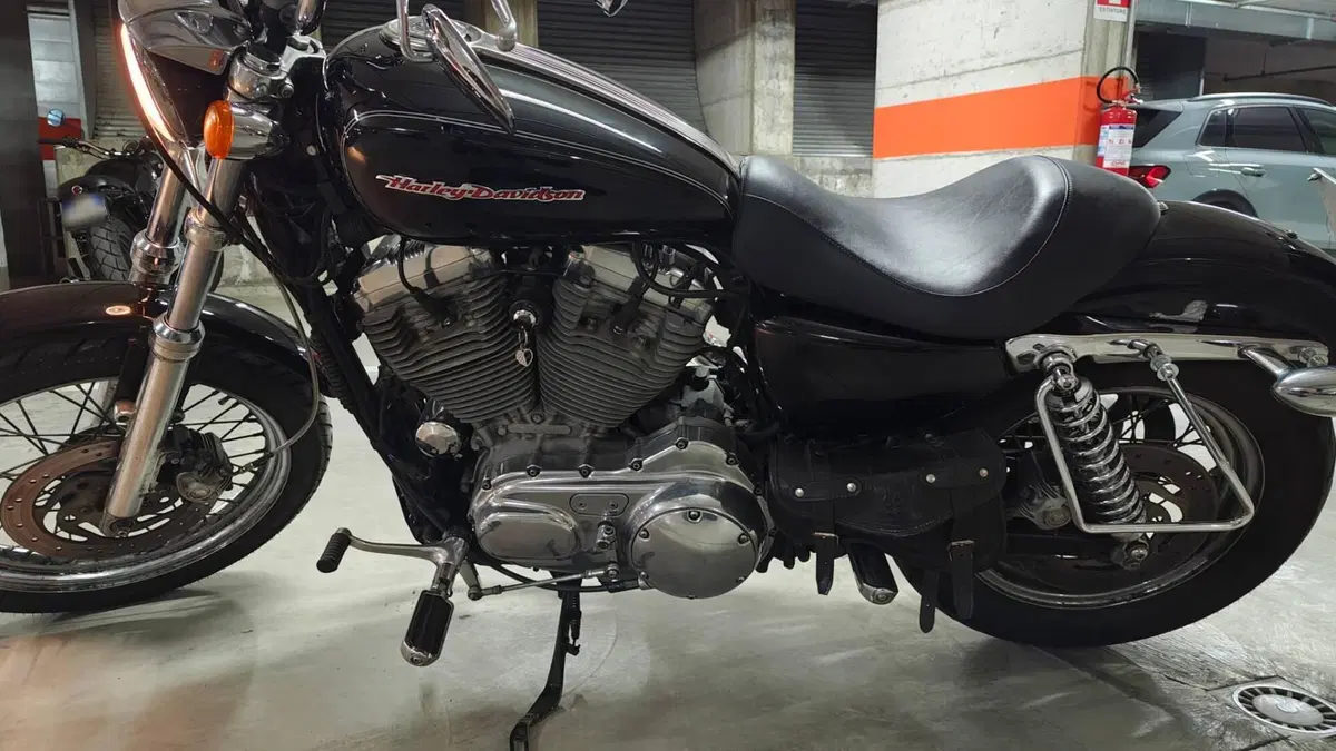 Harley-Davidson 883 (2006 - 07) - XL  (4)