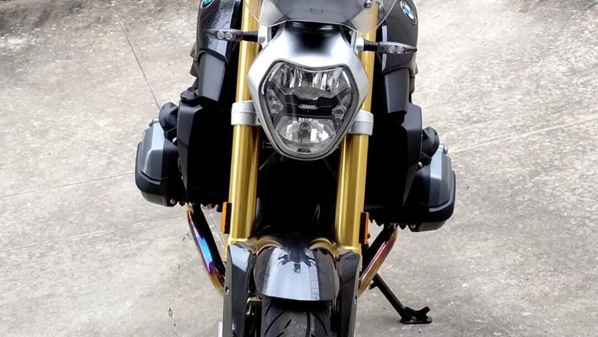 Bmw R 1200 R (2017 - 18)  (2)