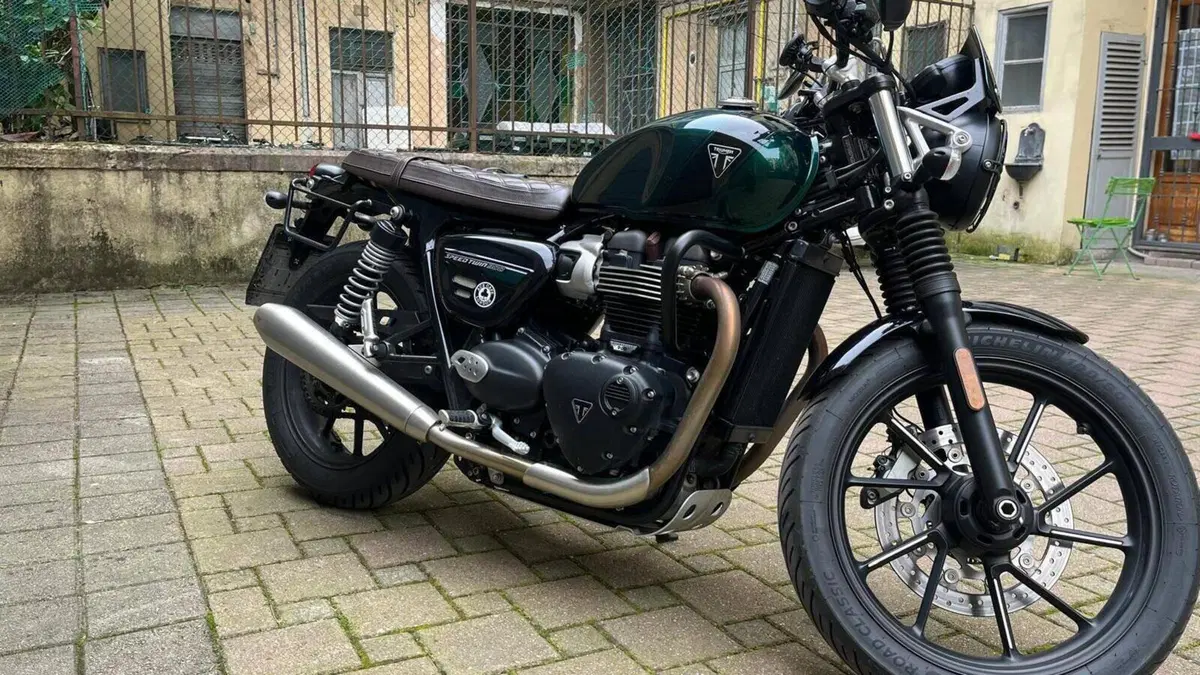 Triumph Speed Twin 900 (2023 - 24)  (2)