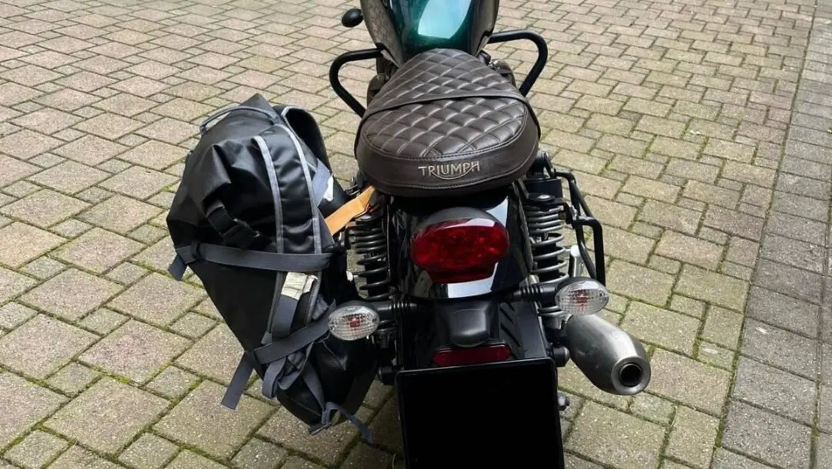 Triumph Speed Twin 900 (2023 - 24)  (6)