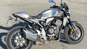Honda CB 1000 R (2021 - 25)  (2)