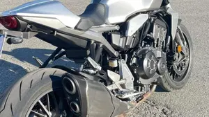 Honda CB 1000 R (2021 - 25)  (7)