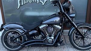 Harley-Davidson 1690 Breakout (2013 - 17) - FXSB 