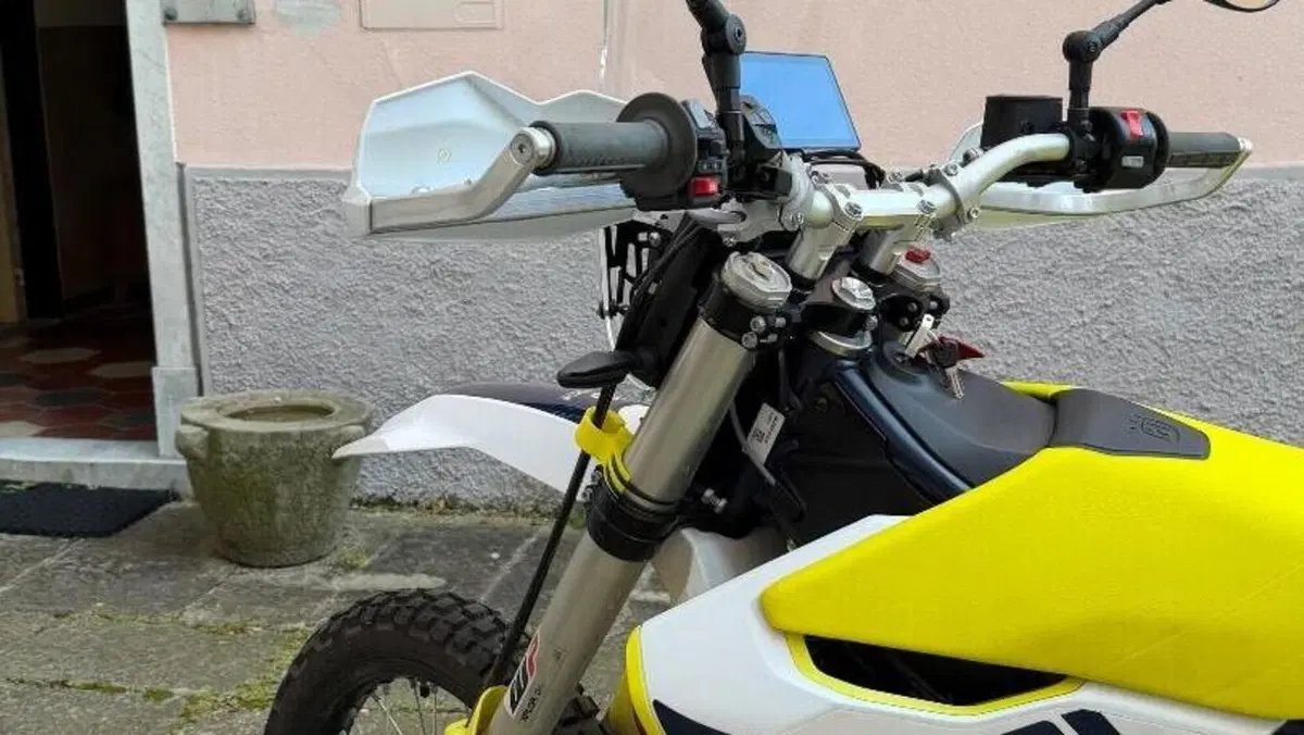 Husqvarna 701 Enduro (2021)  (3)