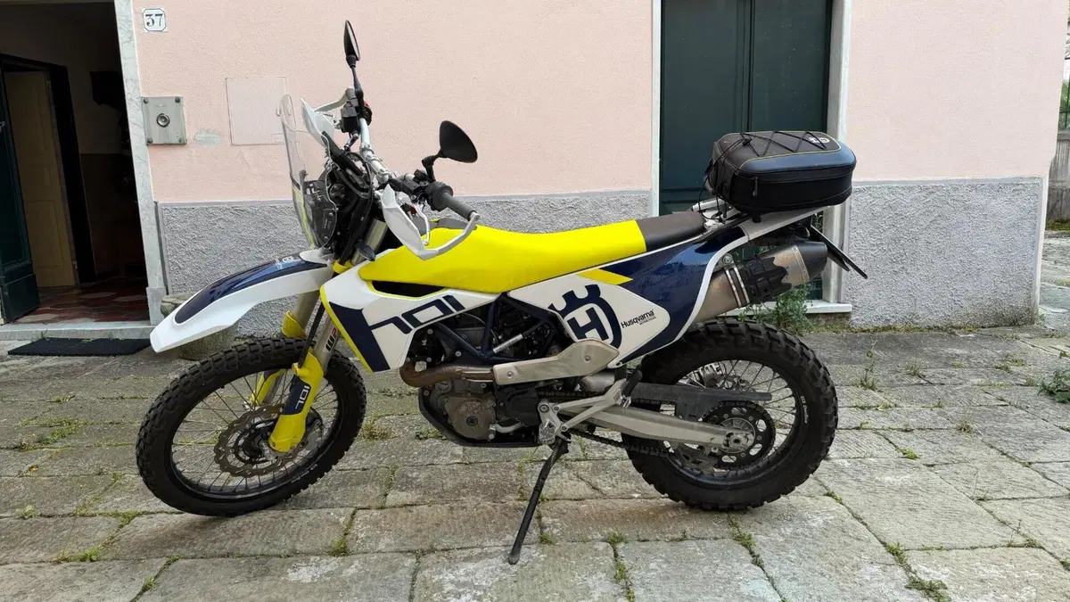 Husqvarna 701 Enduro (2021)  (4)
