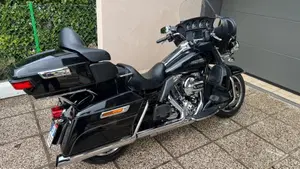 Harley-Davidson 1690 Electra Glide Ultra Classic (2014 - 16) - FLHTCU  (2)