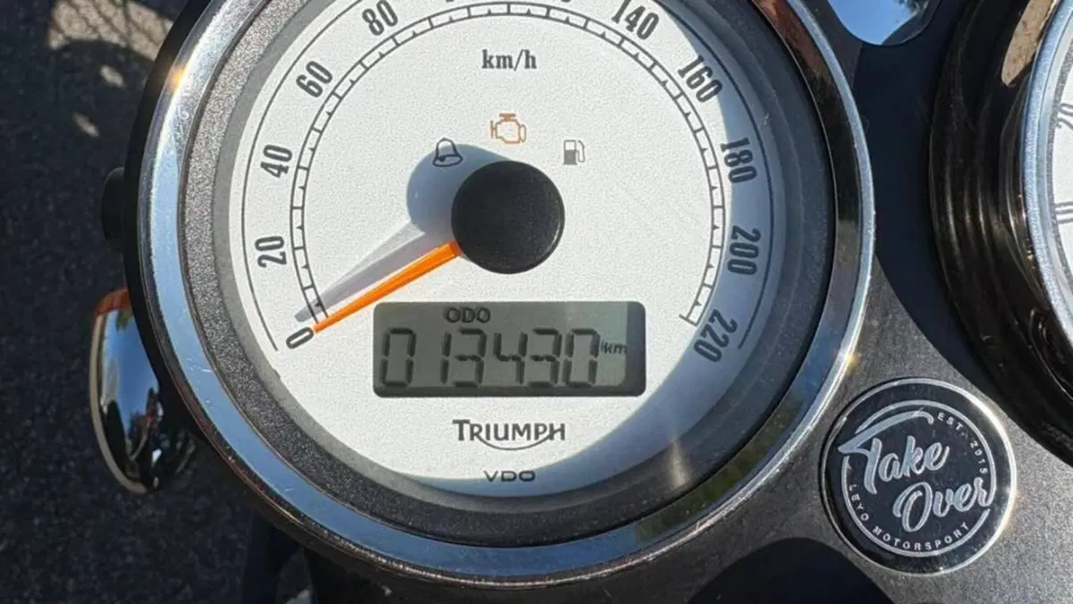 Triumph Thruxton 900 (2004 - 15)  (9)