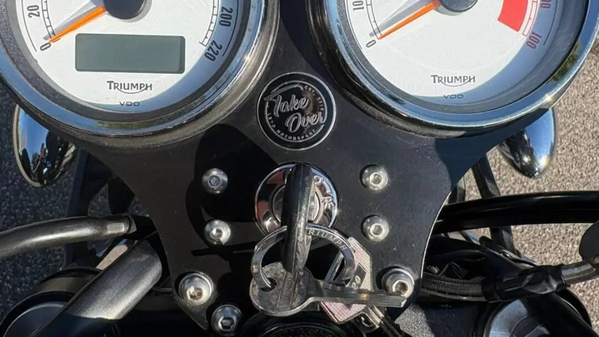 Triumph Thruxton 900 (2004 - 15)  (10)