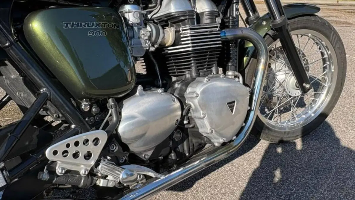 Triumph Thruxton 900 (2004 - 15)  (11)