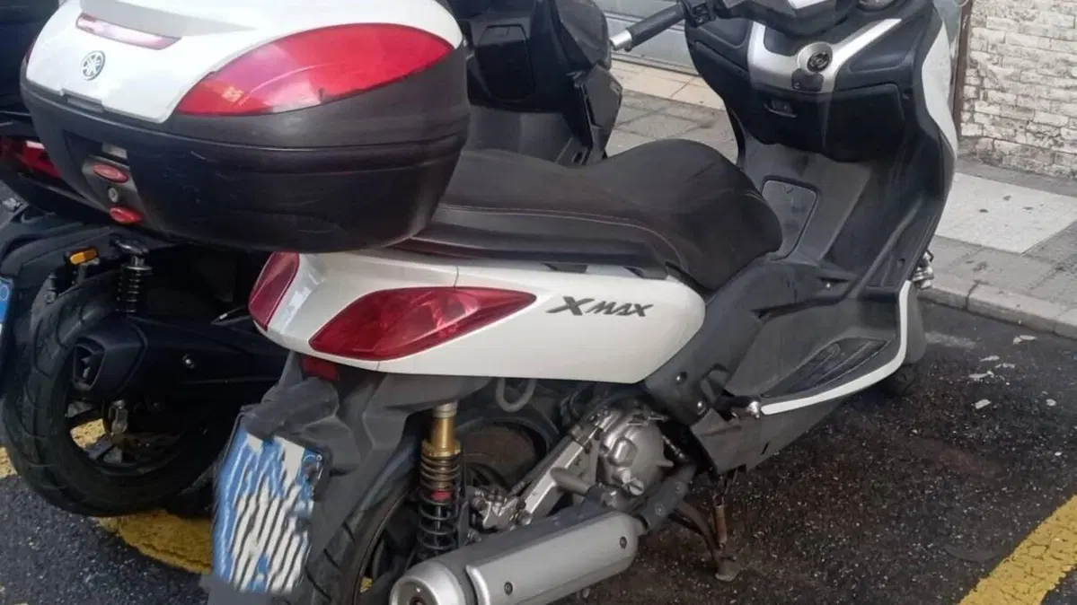 Yamaha X-Max 250 Sport (2011 - 13)  (3)