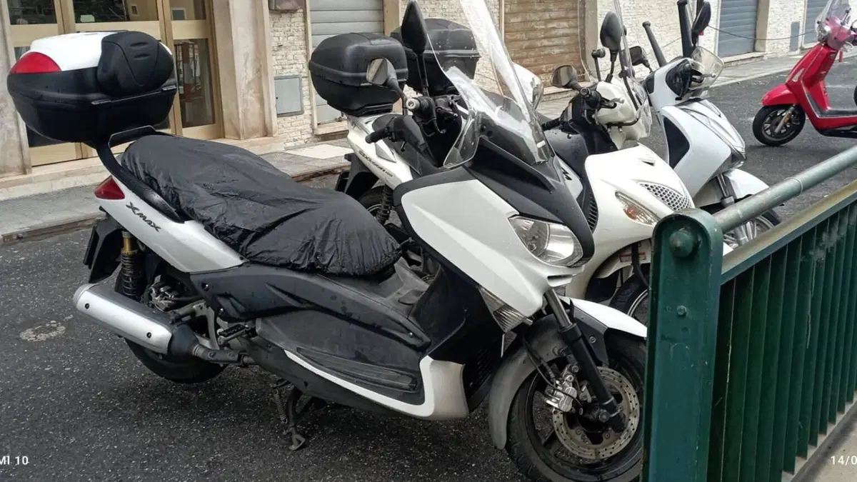Yamaha X-Max 250 Sport (2011 - 13) 