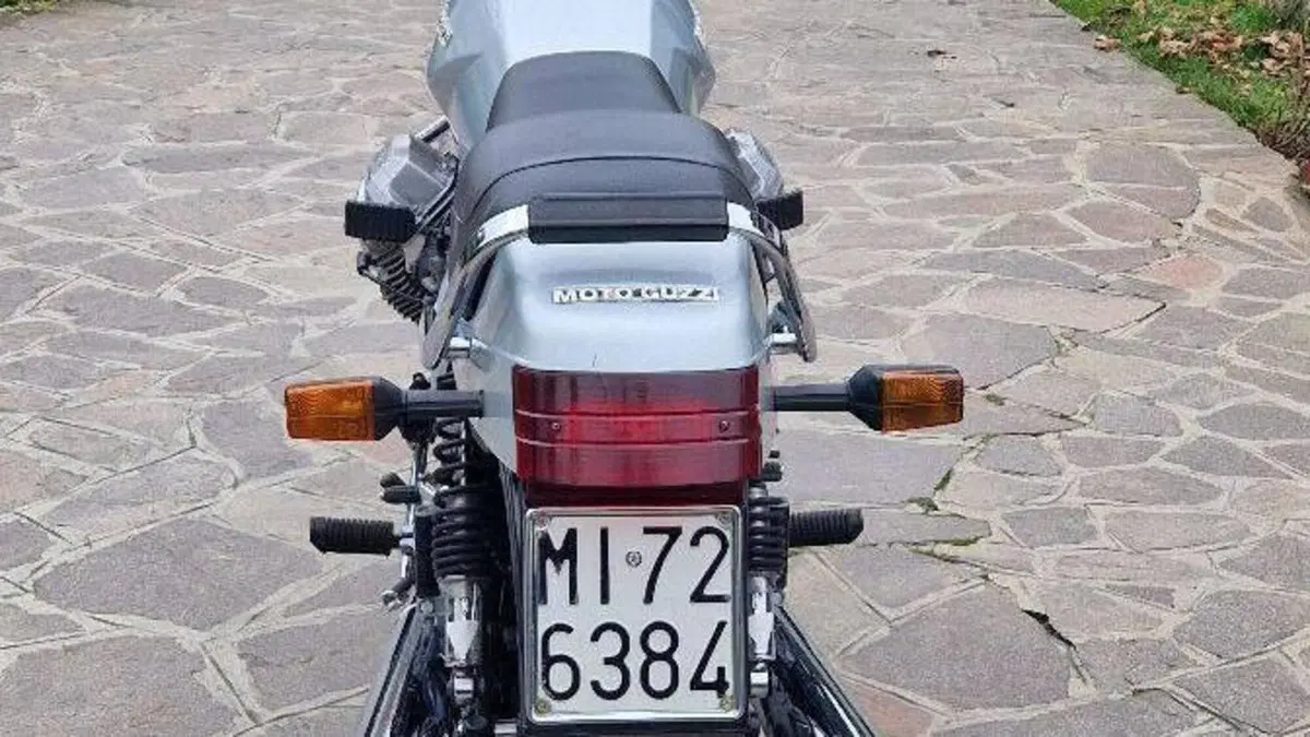 Moto Guzzi   (2)