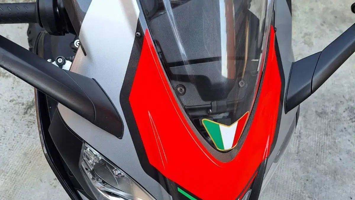 Aprilia RSV4 RR (2017 - 18)  (5)